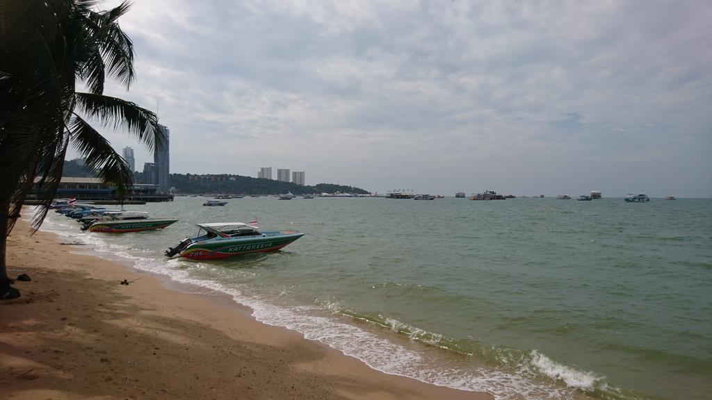 Le Cafe Royale Pattaya Exterior foto