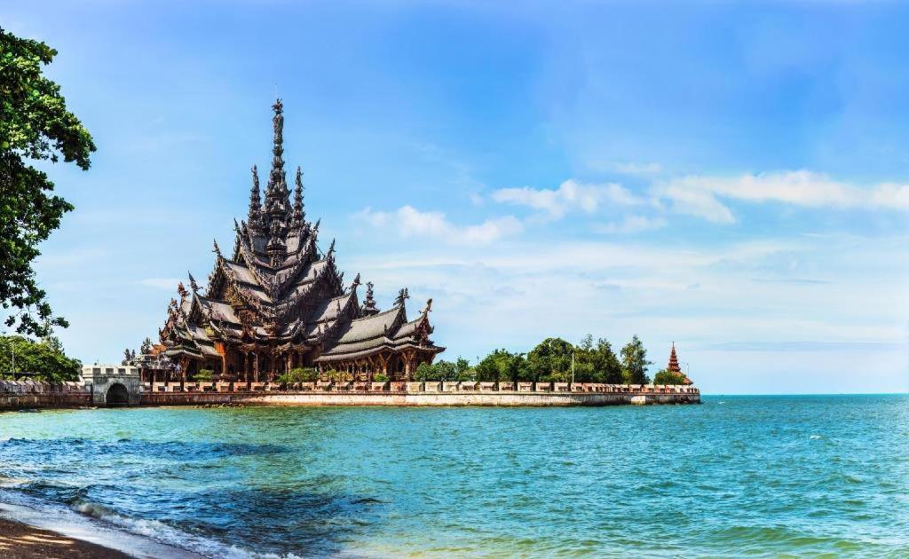 Le Cafe Royale Pattaya Exterior foto