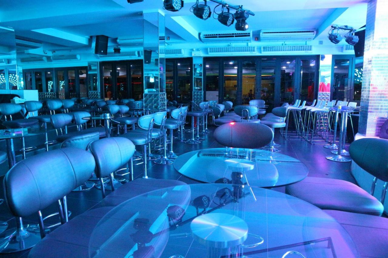 Le Cafe Royale Pattaya Exterior foto